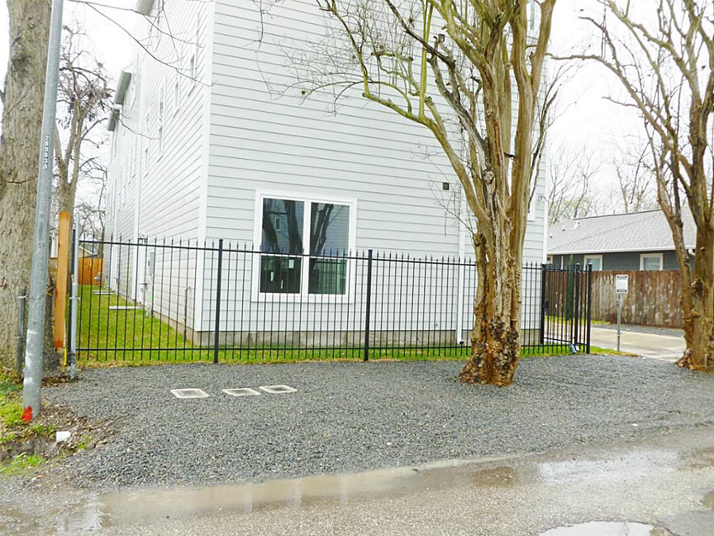 712 E 28th, Houston, TX 77009