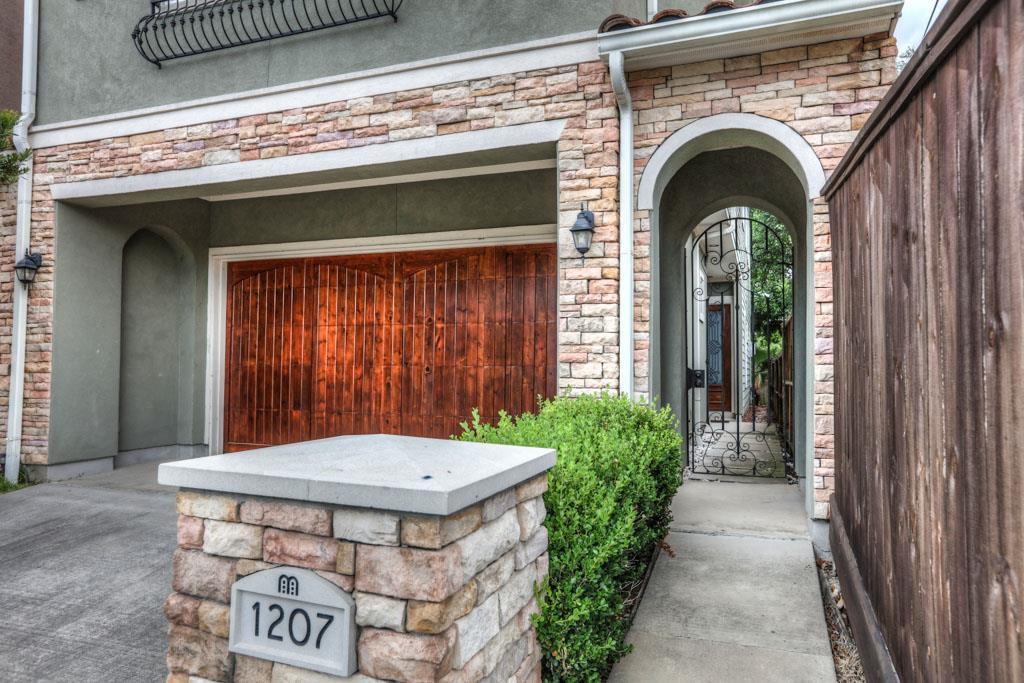 1207 Aurora, Houston, TX 77009