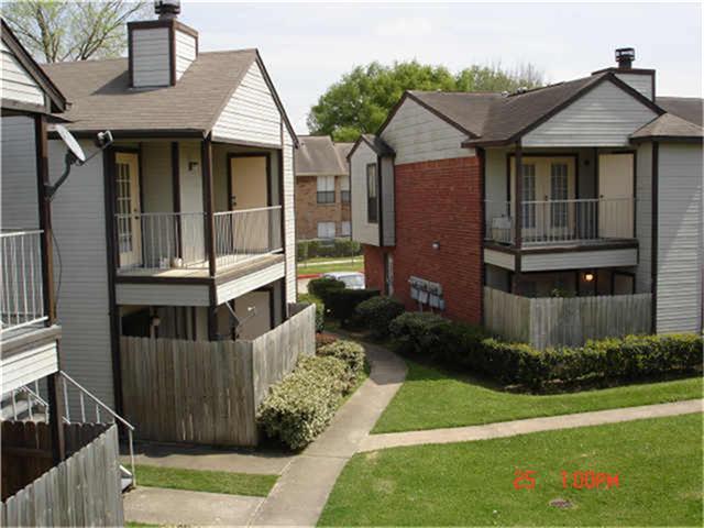 13480 S Thorntree Drive, Houston, TX 77015