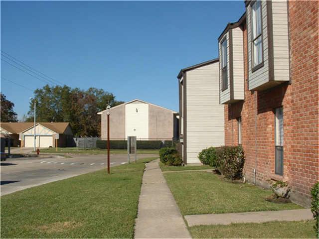 13480 S Thorntree Drive, Houston, TX 77015