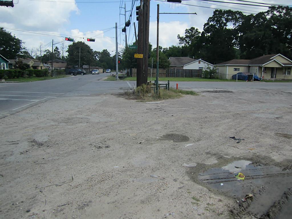 8022 Hirsch Road, Houston, TX 77016