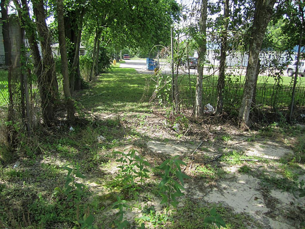 8022 Hirsch Road, Houston, TX 77016