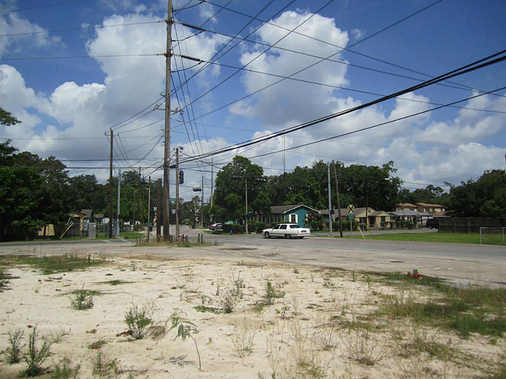 8022 Hirsch Road, Houston, TX 77016