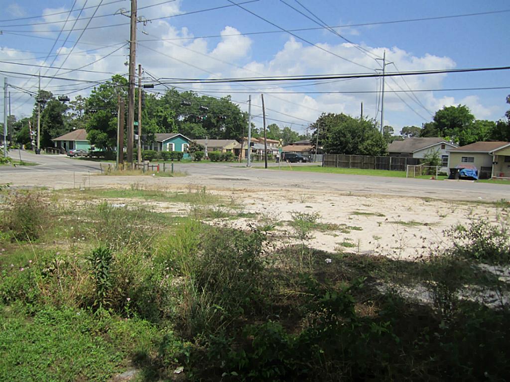8022 Hirsch Road, Houston, TX 77016