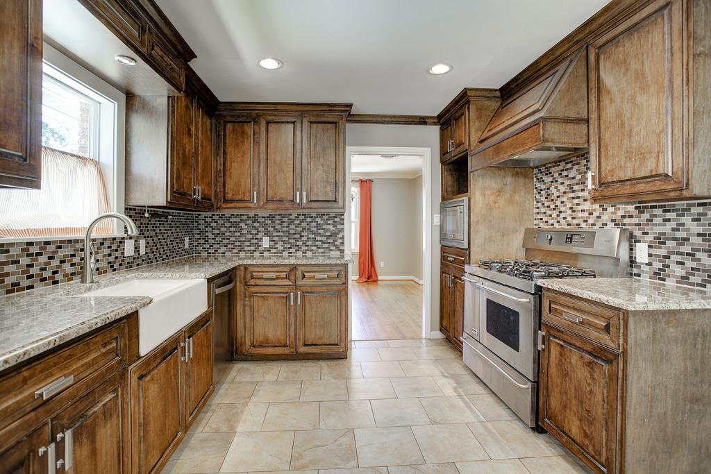 1907 De Milo Drive, Houston, TX 77018