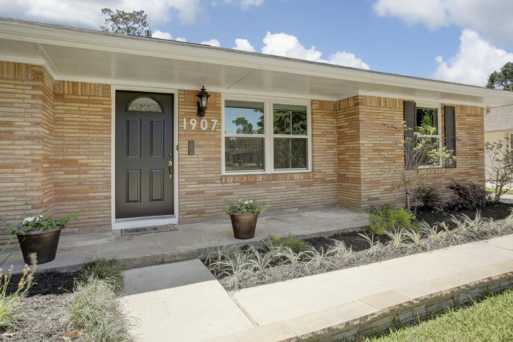 1907 De Milo Drive, Houston, TX 77018