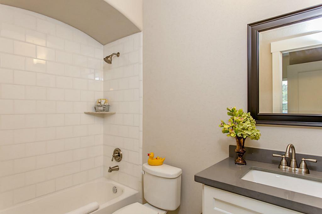 841 Fisher, Houston, TX 77018