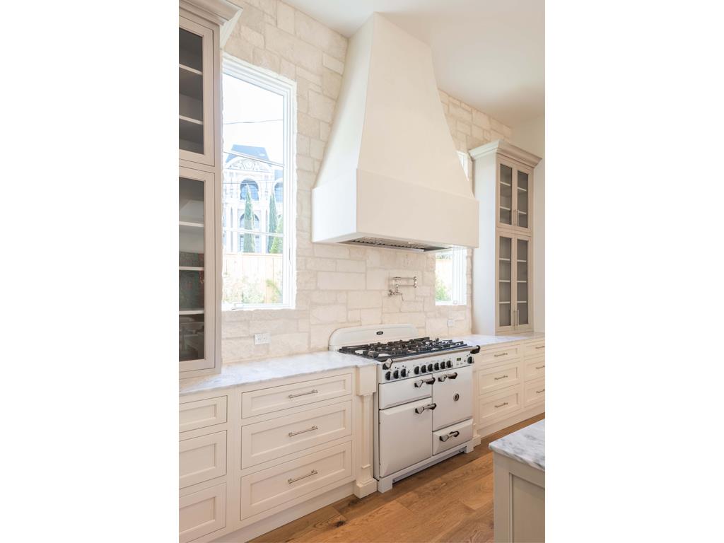 2009 Chilton Road, Houston, TX 77019