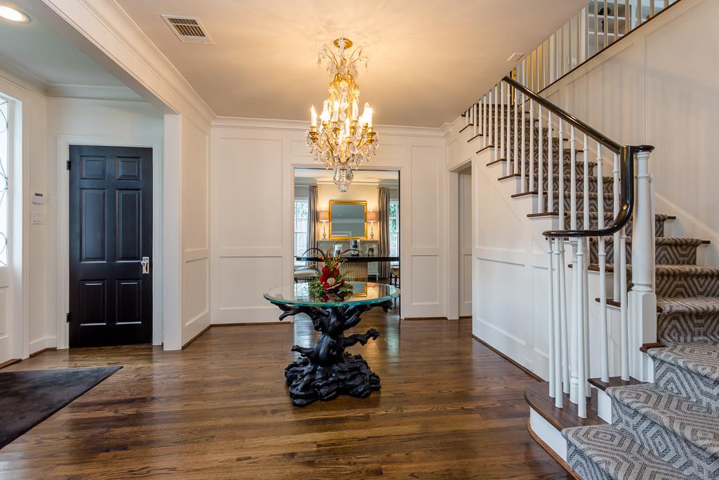 2112 Brentwood Drive, Houston, TX 77019