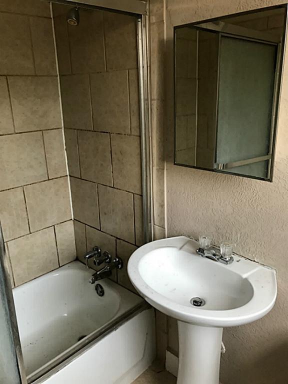 5621 Eskridge, Houston, TX 77023