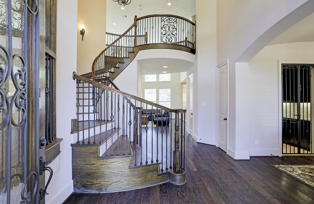 11729 Joan Of Arc Drive, Hedwig Village, TX 77024