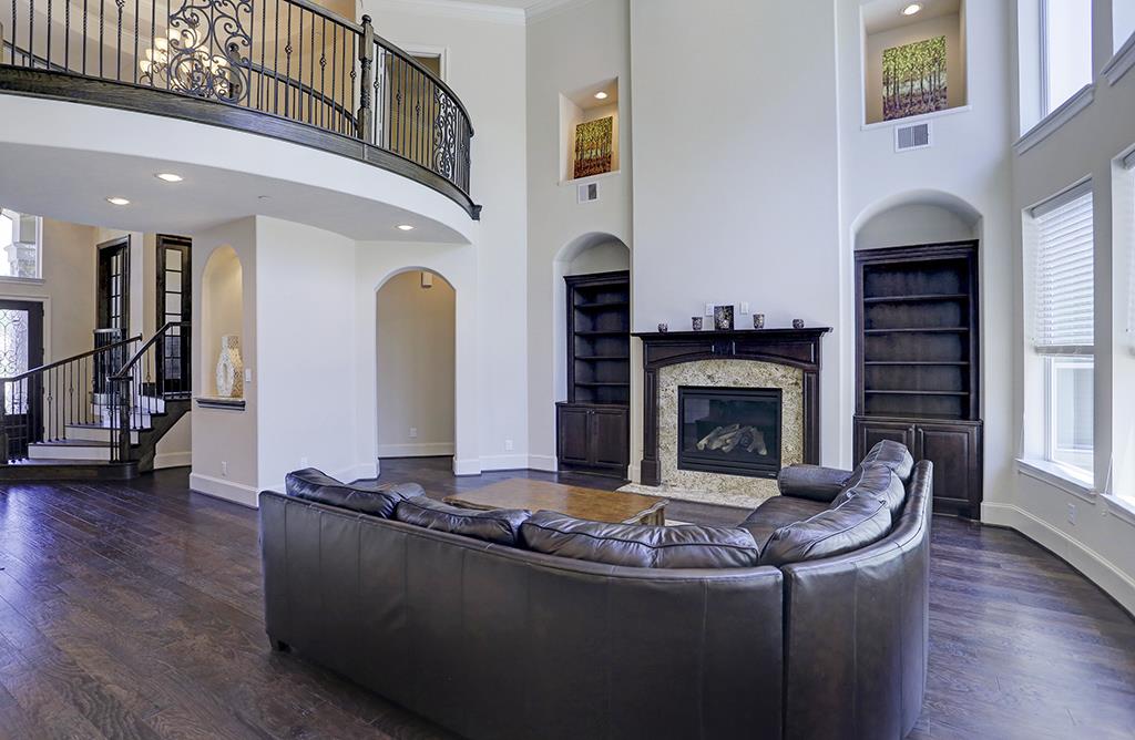 11729 Joan Of Arc Drive, Hedwig Village, TX 77024
