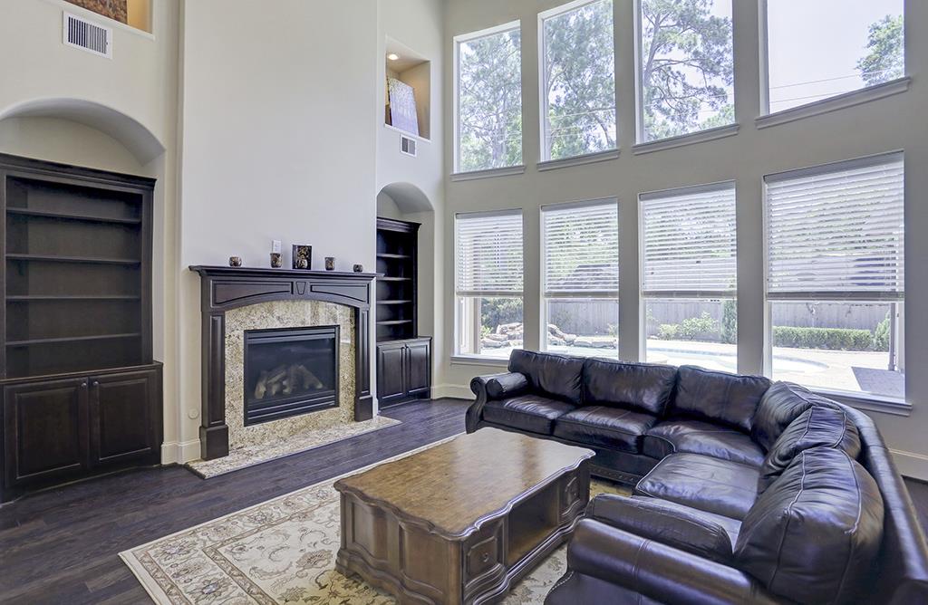 11729 Joan Of Arc Drive, Hedwig Village, TX 77024