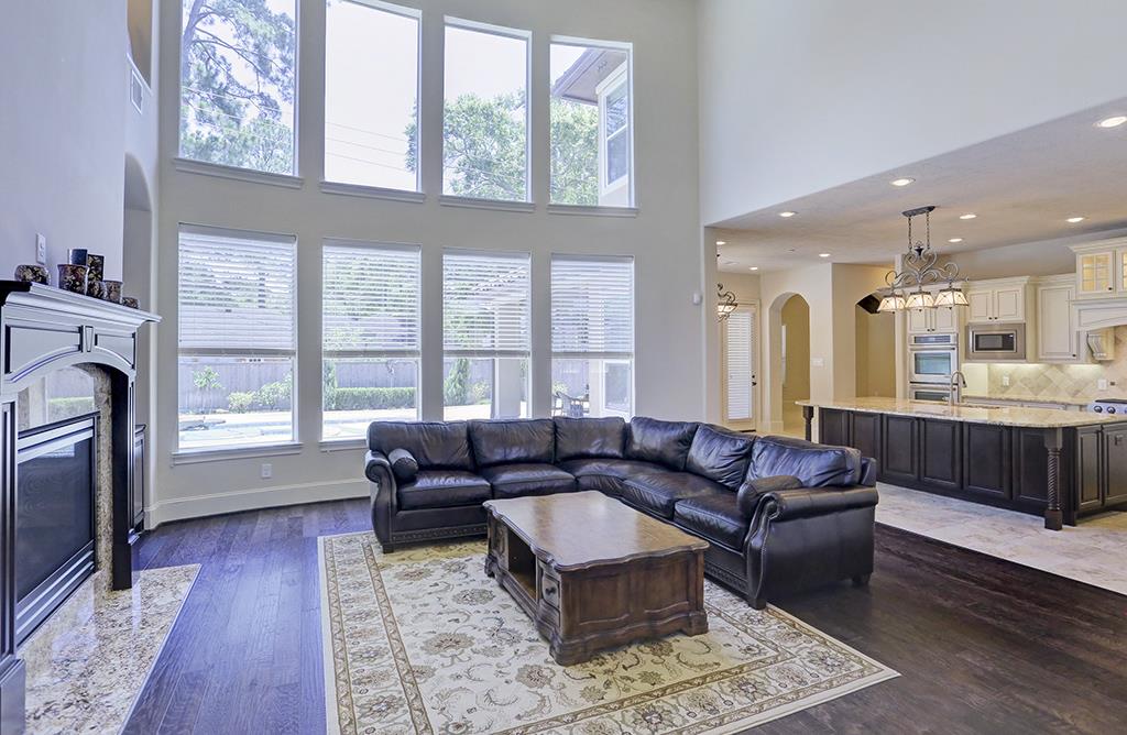 11729 Joan Of Arc Drive, Hedwig Village, TX 77024