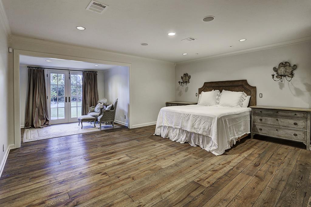 225 Millbrook Street, Piney Point, TX 77024