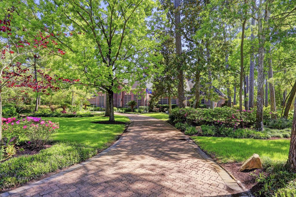 2 Pine Tree Lane, Piney Point Village, TX 77024