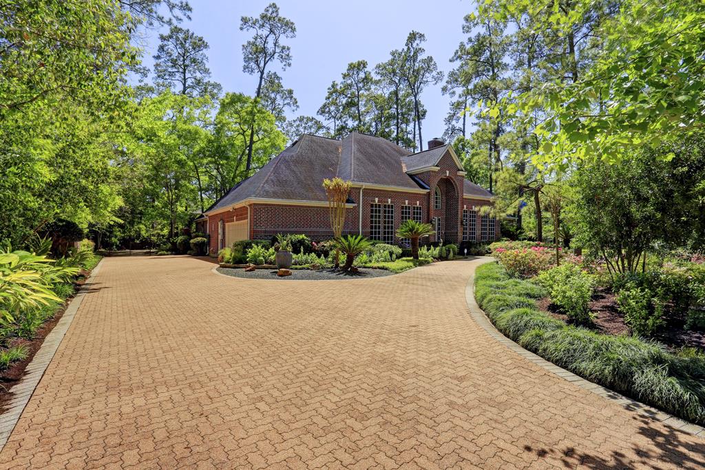 2 Pine Tree Lane, Piney Point Village, TX 77024