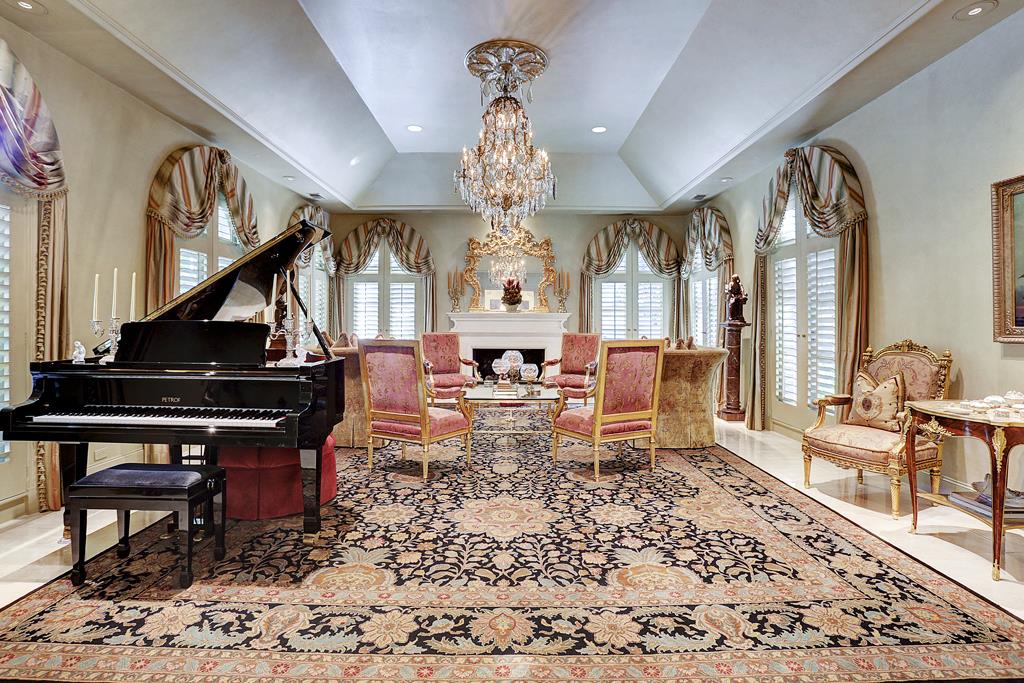 7 Saddlebrook Lane, Houston, TX 77024