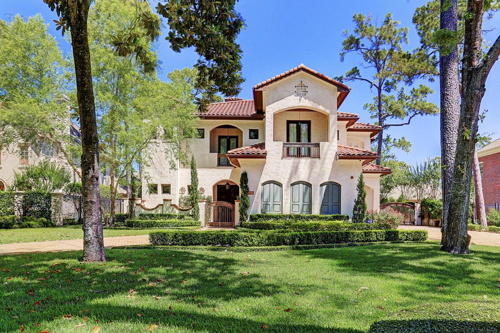 10822 Roaring Brook Lane, Hunters Creek, TX 77024