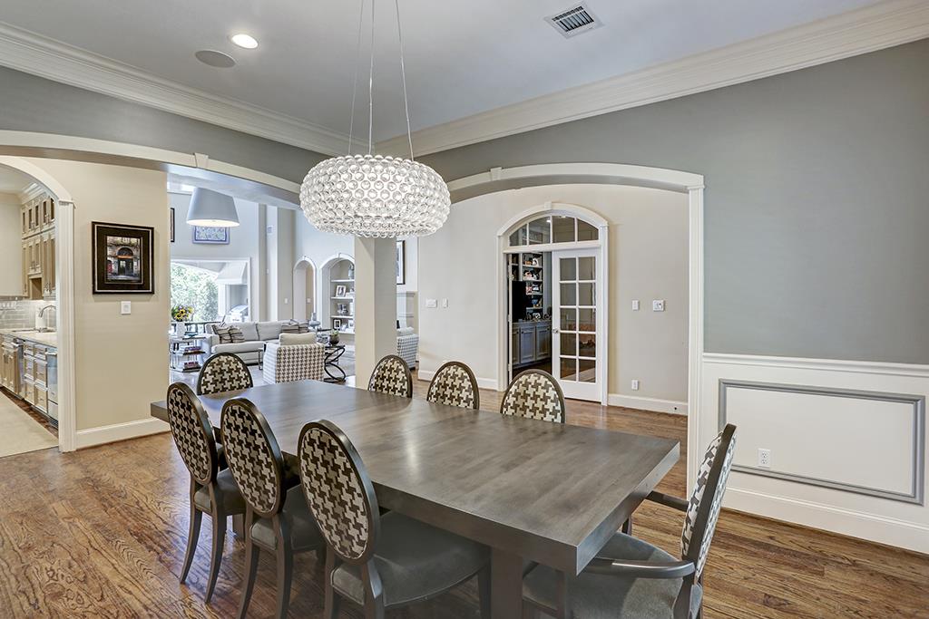 8856 Chatsworth Drive, Houston, TX 77024