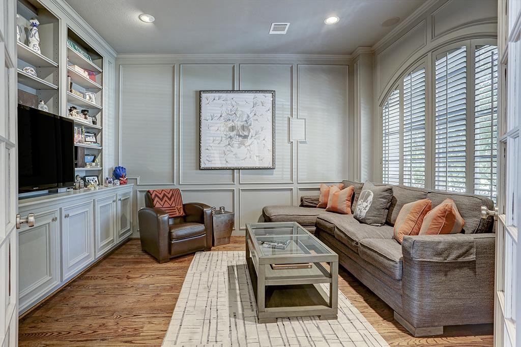 8856 Chatsworth Drive, Houston, TX 77024