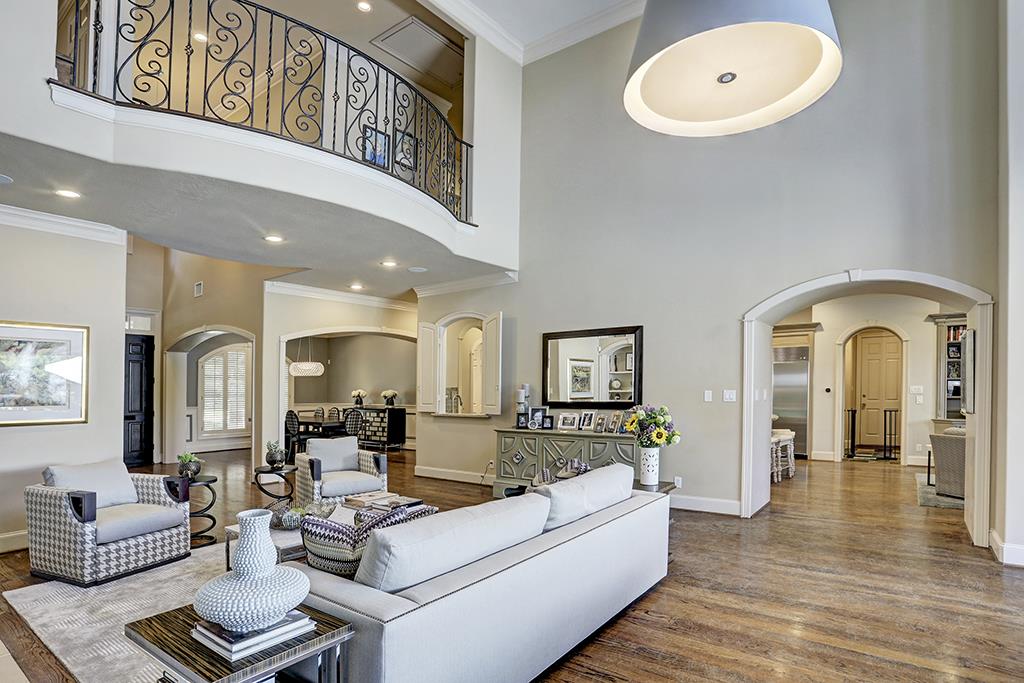 8856 Chatsworth Drive, Houston, TX 77024