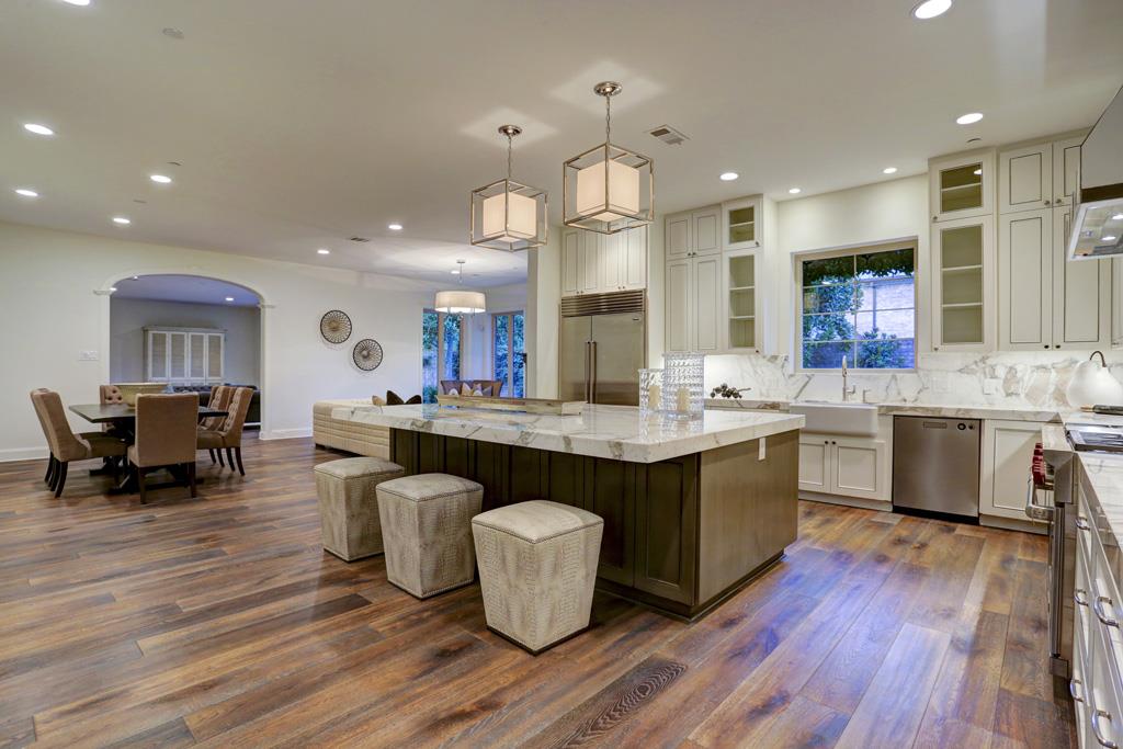 500 Piney Point, Houston, TX 77024