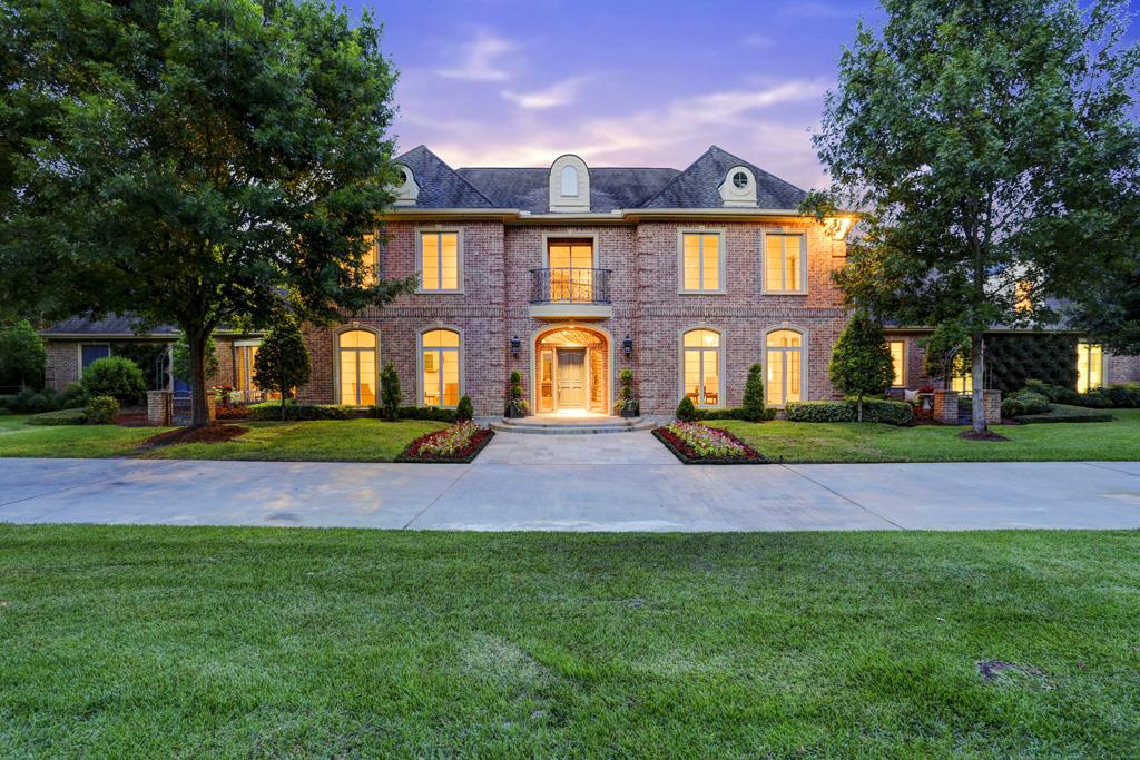 500 Piney Point, Houston, TX 77024