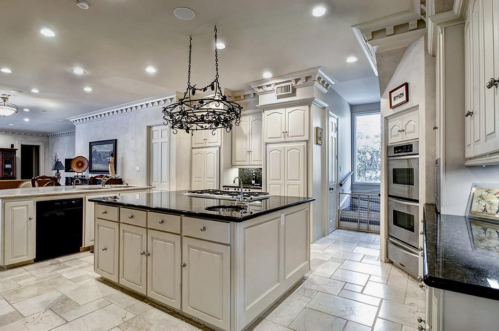 247 Hedwig Road, Piney Point, TX 77024