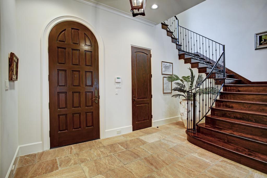 9025 Wickford Drive, Houston, TX 77024