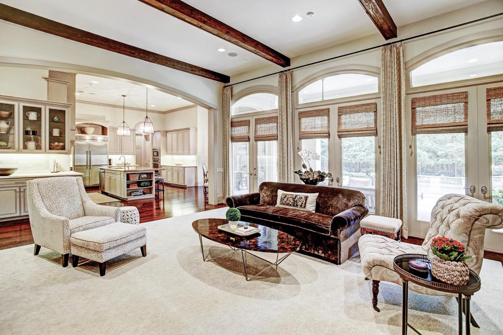 717 Creekside Lane, Hunters Creek, TX 77024