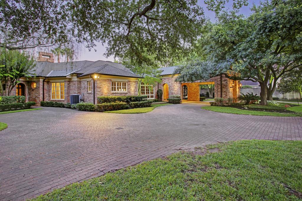 3 Greenbay Circle, Piney Point, TX 77024