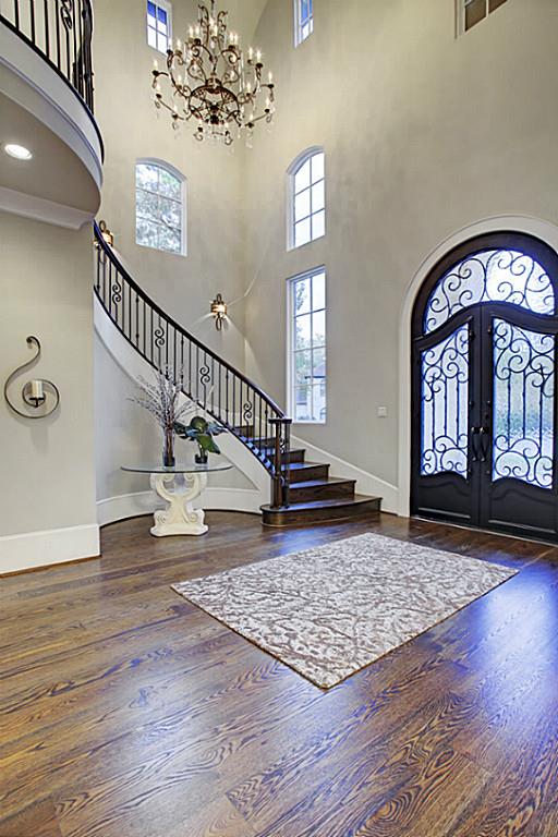 1 Saddlehorn Lane, Hunters Creek, TX 77024