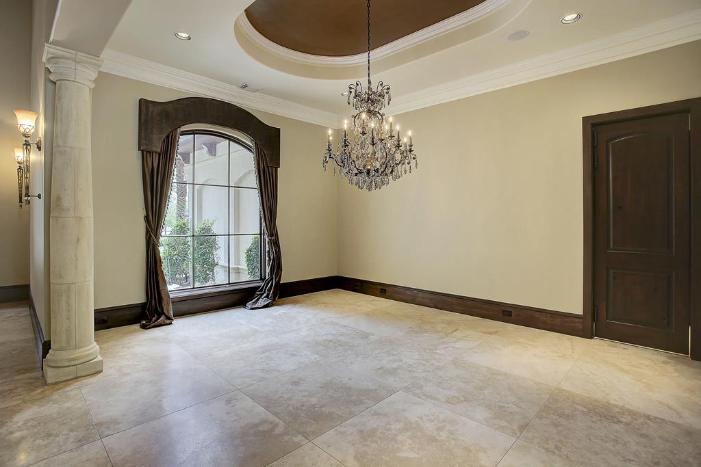 843 W Friar Tuck Lane, Houston, TX 77024