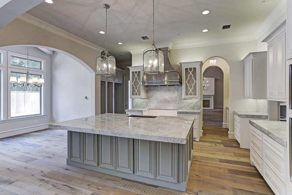 12 Valley Forge Drive, Houston, TX 77024