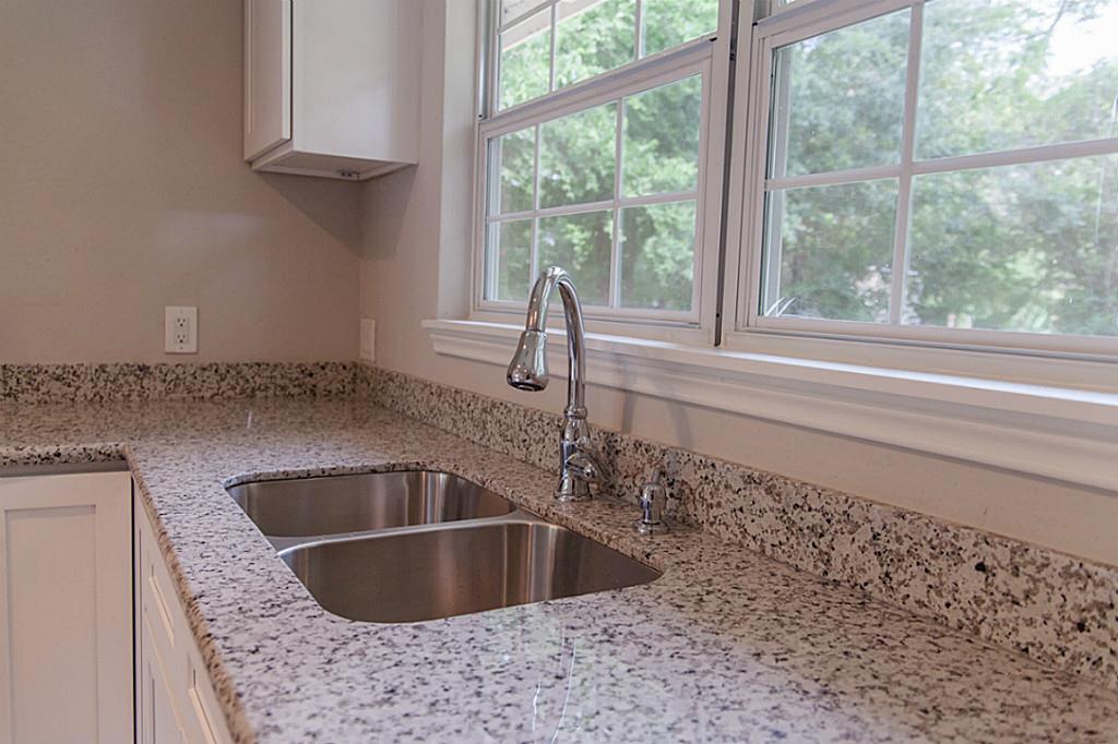 6018 Glenhurst, Houston, TX 77033