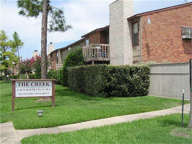 9101 Country Creek Drive, Houston, TX 77036