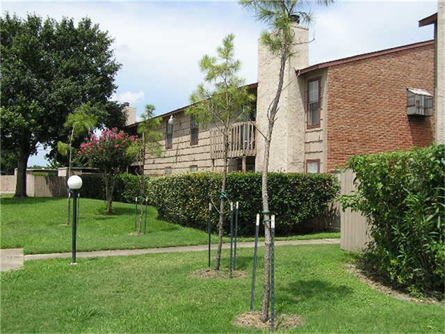 9101 Country Creek Drive, Houston, TX 77036