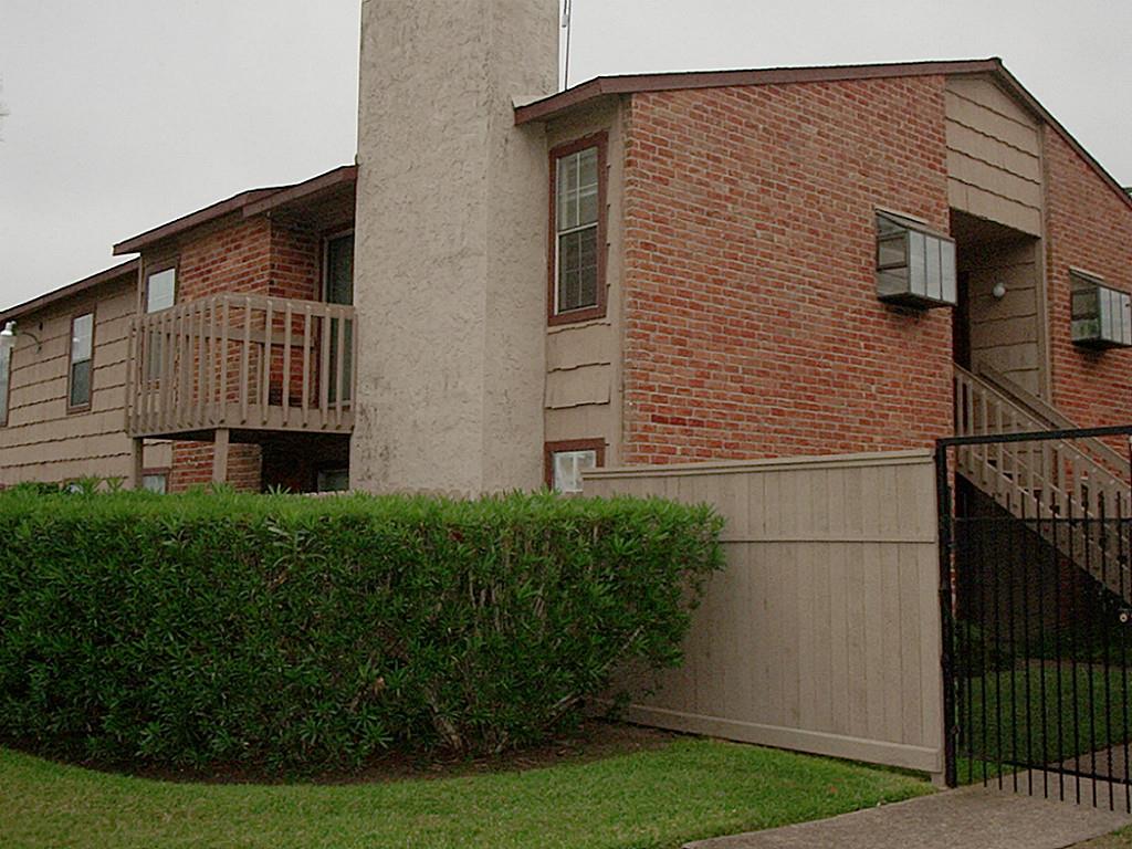 9101 Country Creek Drive, Houston, TX 77036