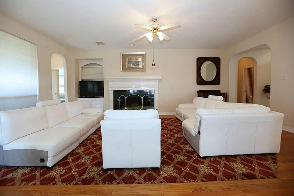 7710 Cadenza Court, Houston, TX 77040