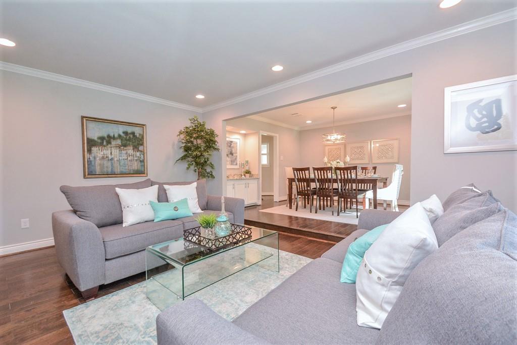 10002 Green Tree Road, Houston, TX 77042
