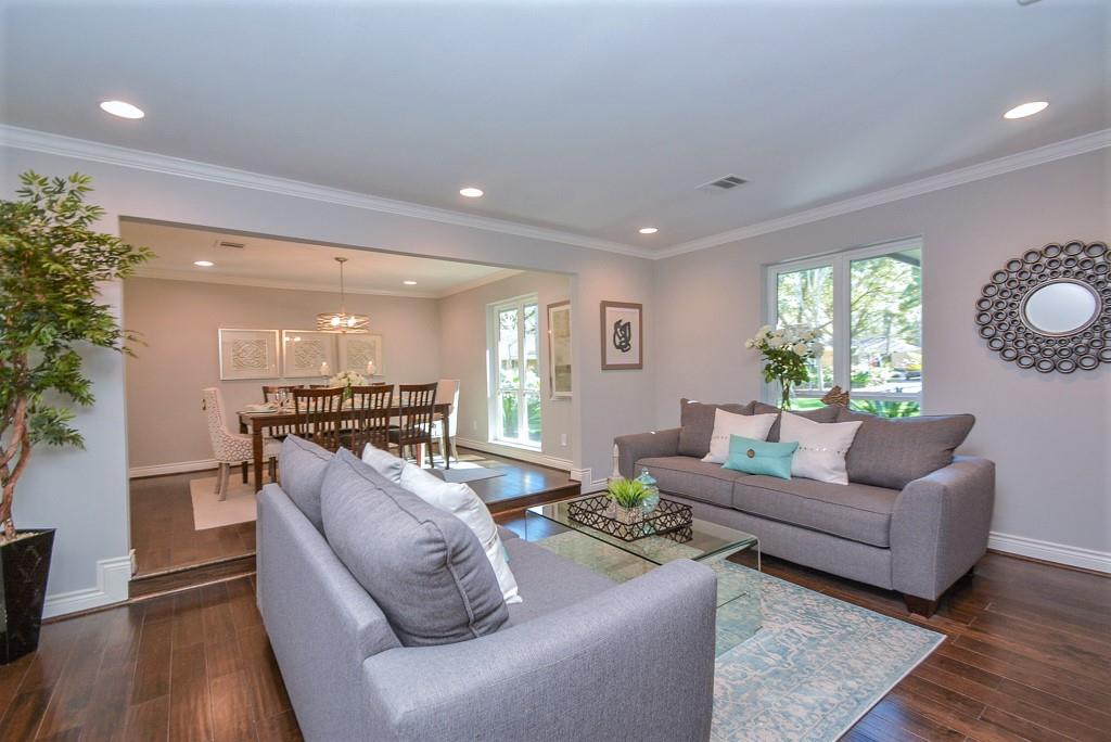 10002 Green Tree Road, Houston, TX 77042