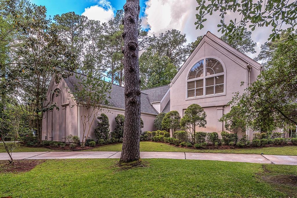 33 W Rivercrest Drive, Houston, TX 77042