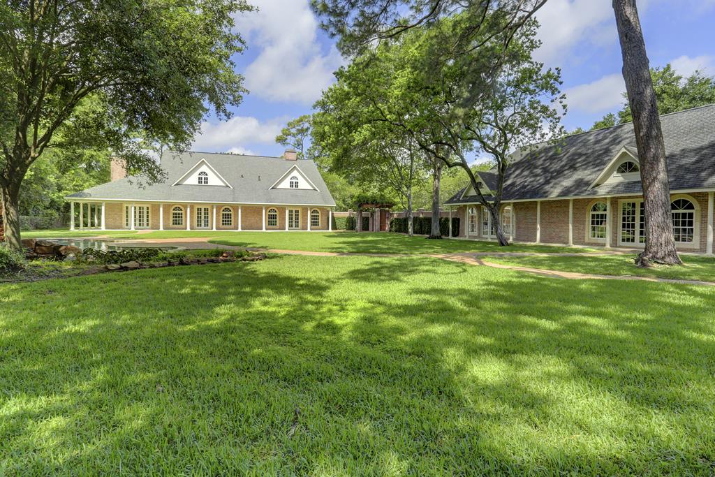 29 W Rivercrest Drive, Houston, TX 77042