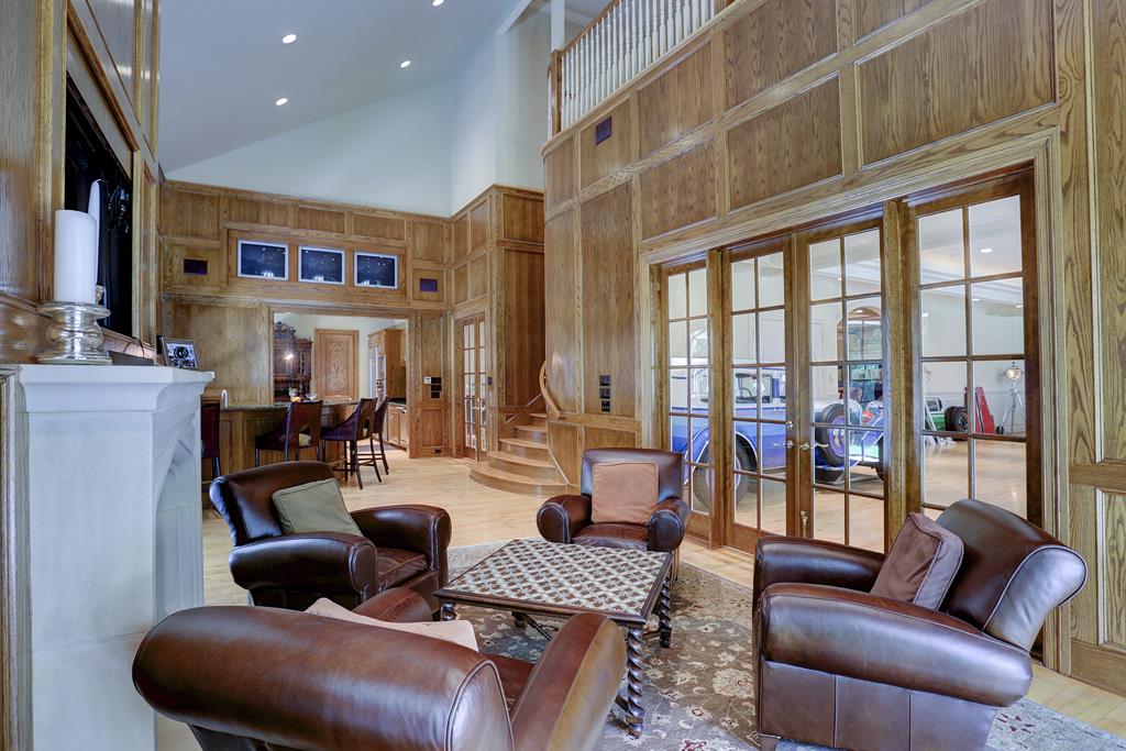 29 W Rivercrest Drive, Houston, TX 77042