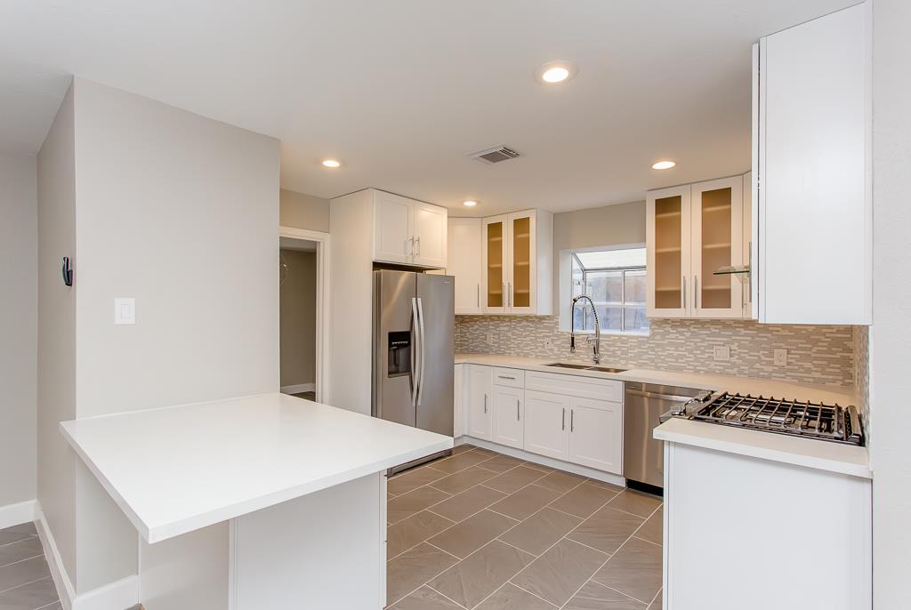 10818 Tupper Lake Drive, Houston, TX 77042