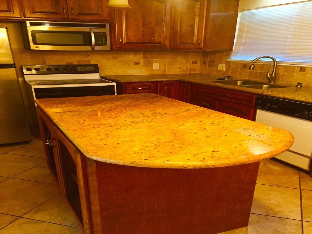 1831 Sherwood Forest, Houston, TX 77043