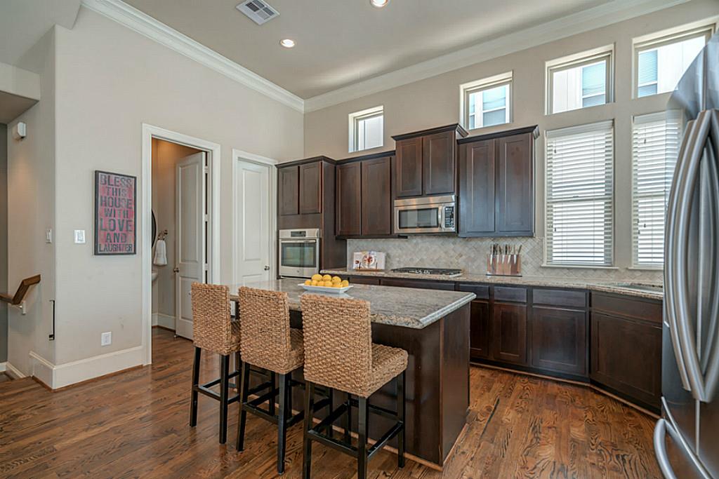 9623 Kings Cross Station, Houston, TX 77045