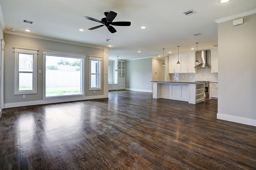 1329 Centennial, Houston, TX 77055
