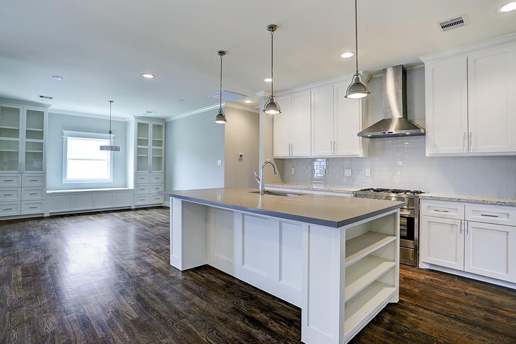 1329 Centennial, Houston, TX 77055